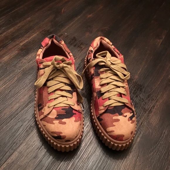 Brand New Suede Camo Sneakers Size 5.5 - Picture 5 of 6